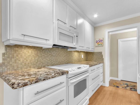 10046 Dahlia Avenue, Palm Beach Gardens FL 33410