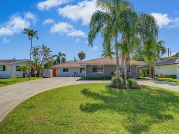 10046 Dahlia Avenue