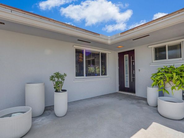 10046 Dahlia Avenue, Palm Beach Gardens FL 33410