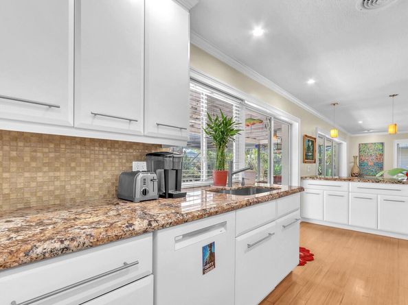 10046 Dahlia Avenue, Palm Beach Gardens FL 33410