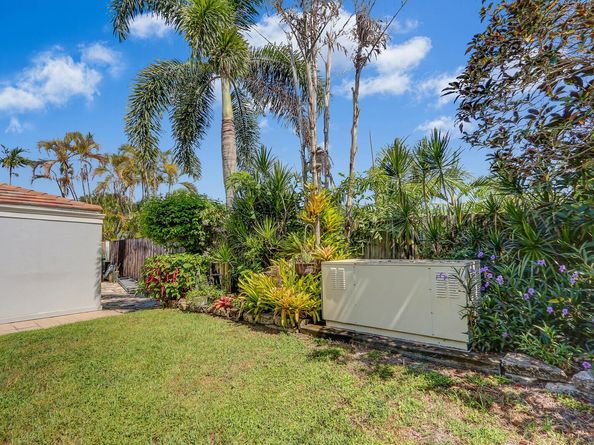 10046 Dahlia Avenue, Palm Beach Gardens FL 33410