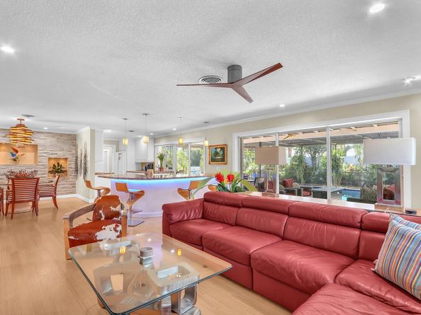 10046 Dahlia Avenue, Palm Beach Gardens FL 33410