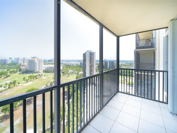 20379 W Country Club Dr 2234, Aventura FL 33180