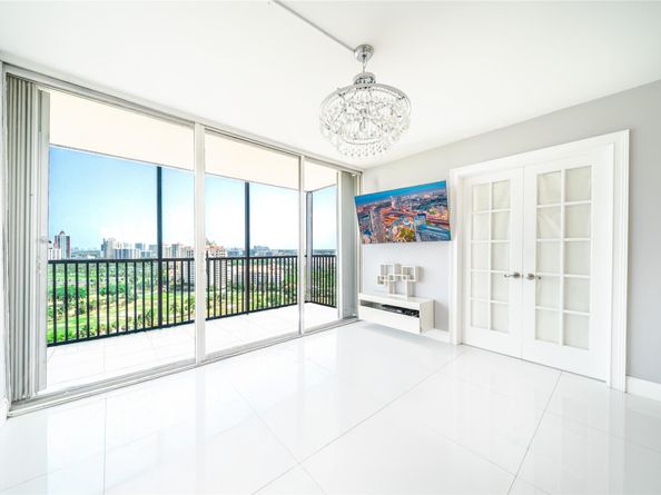 20379 W Country Club Dr 2234, Aventura FL 33180