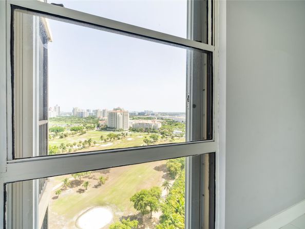 20379 W Country Club Dr 2234, Aventura FL 33180