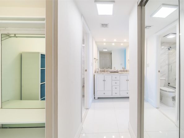 20379 W Country Club Dr 2234, Aventura FL 33180
