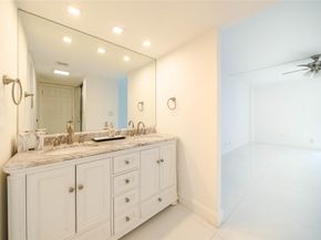 20379 W Country Club Dr 2234, Aventura FL 33180