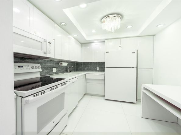 20379 W Country Club Dr 2234, Aventura FL 33180