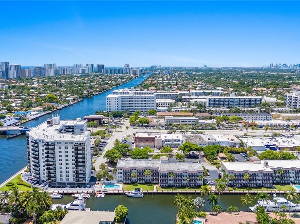 3121 NE 51st St 303E, Fort Lauderdale FL 33308