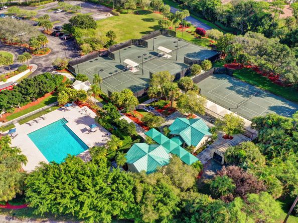 6778 Oakmont Way, West Palm Beach FL 33412