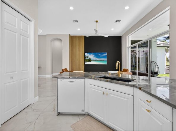 6778 Oakmont Way, West Palm Beach FL 33412