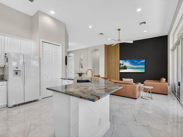 6778 Oakmont Way, West Palm Beach FL 33412