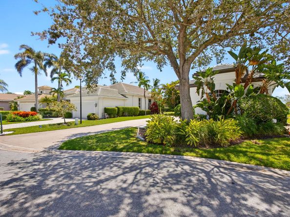 6778 Oakmont Way, West Palm Beach FL 33412