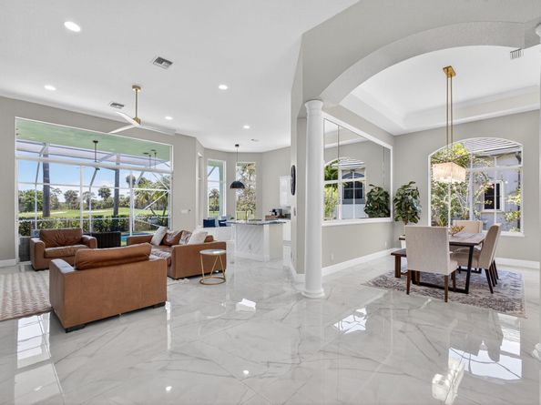 6778 Oakmont Way, West Palm Beach FL 33412