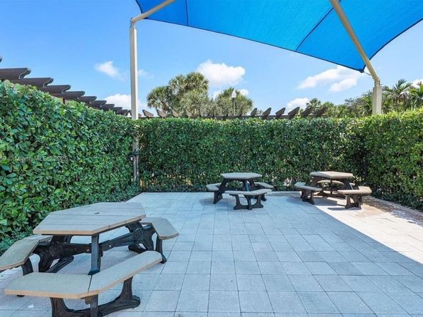 11541 SW 15th Street, Pembroke Pines FL 33025