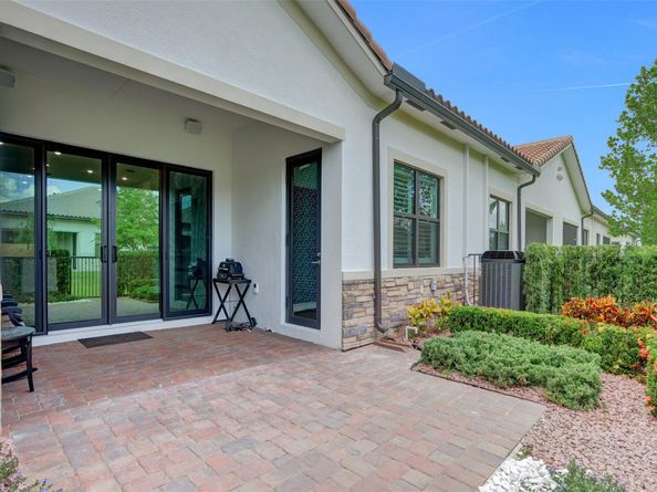7467 S Blue Spring Dr, Parkland FL 33067