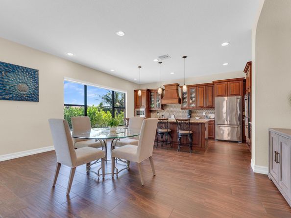 11330 SW 12th St, Pembroke Pines FL 33025