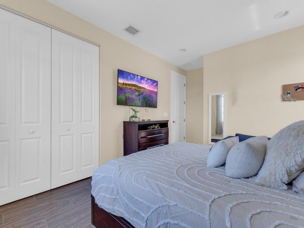 11330 SW 12th St, Pembroke Pines FL 33025