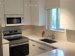 2125 NW 77th Way 201, Pembroke Pines FL 33024