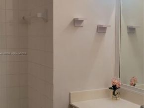 2125 NW 77th Way 201, Pembroke Pines FL 33024