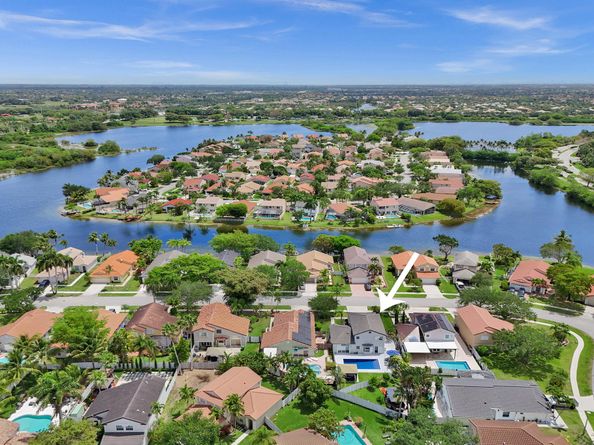 1930 NW 180th Way, Pembroke Pines FL 33029