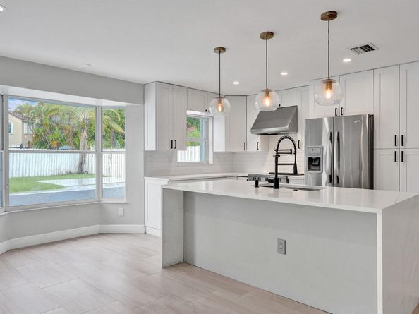 1930 NW 180th Way, Pembroke Pines FL 33029