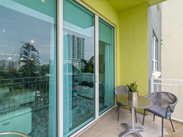 313 NE 2nd Street 405, Fort Lauderdale FL 33301