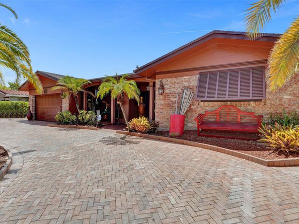 2116 NE 62nd St, Fort Lauderdale FL 33308