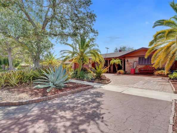 2116 NE 62nd St, Fort Lauderdale FL 33308