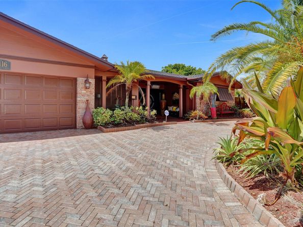 2116 NE 62nd St, Fort Lauderdale FL 33308
