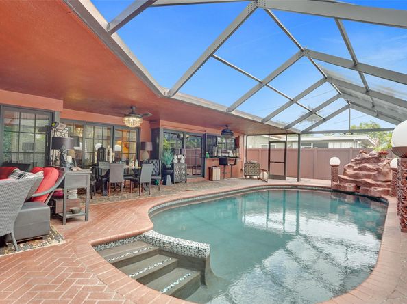 2116 NE 62nd St, Fort Lauderdale FL 33308
