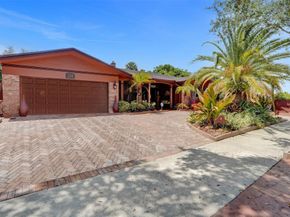 2116 NE 62nd St, Fort Lauderdale FL 33308