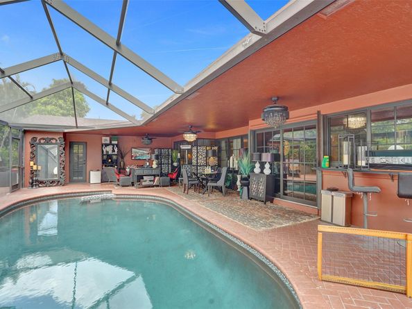 2116 NE 62nd St, Fort Lauderdale FL 33308