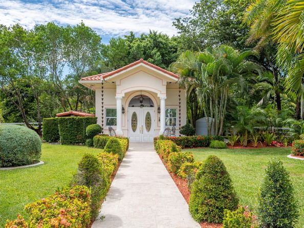 5801 Estates Dr, Southwest Ranches FL 33330