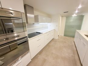 1000 Parkview Dr 319, Hallandale Beach FL 33009