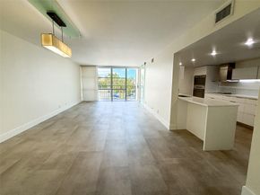 1000 Parkview Dr 319, Hallandale Beach FL 33009