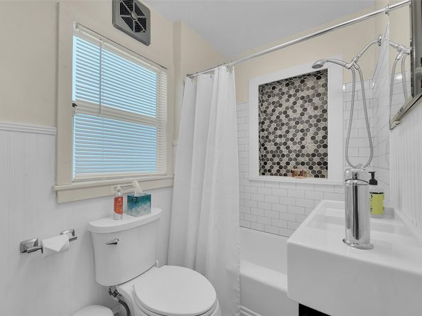 810 NE 14th Court, Fort Lauderdale FL 33304