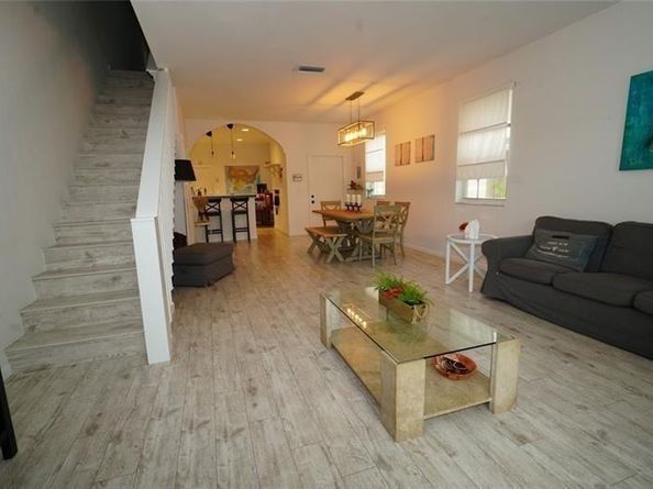 1978 Madeira Dr 1978, Weston FL 33327