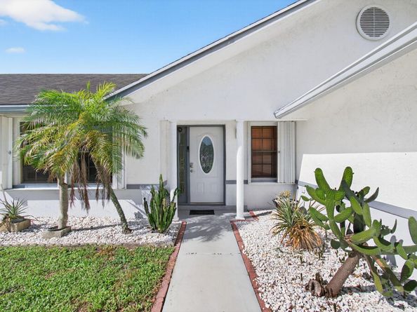 25 Cedar Circle, Boynton Beach FL 33436