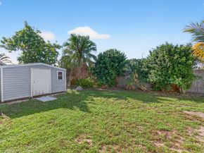 25 Cedar Circle, Boynton Beach FL 33436