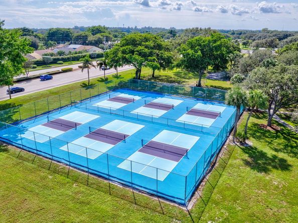25 Cedar Circle, Boynton Beach FL 33436