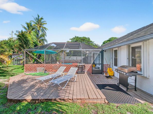 25 Cedar Circle, Boynton Beach FL 33436