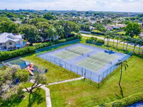 25 Cedar Circle, Boynton Beach FL 33436