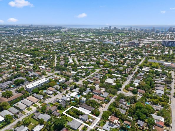 1561 NE 33rd Street, Oakland Park FL 33334