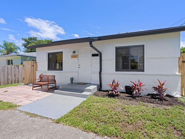 1561 NE 33rd Street, Oakland Park FL 33334