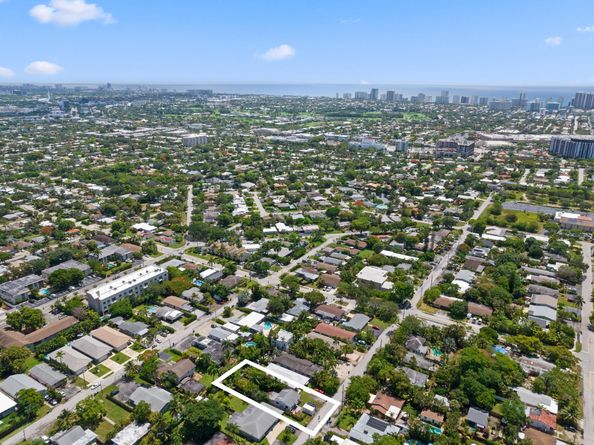 1561 NE 33rd Street, Oakland Park FL 33334