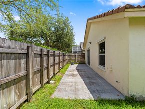 674 NW 183rd Way, Pembroke Pines FL 33029