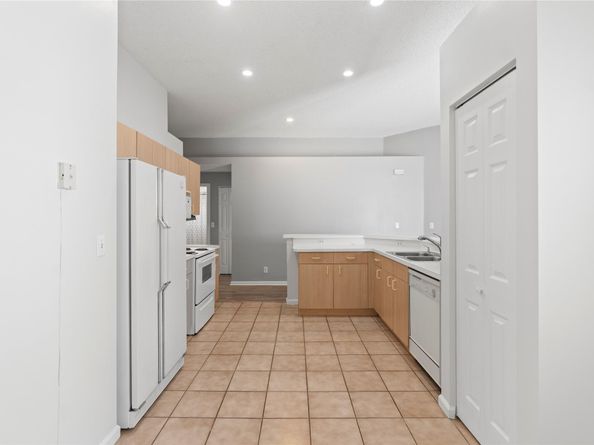 674 NW 183rd Way, Pembroke Pines FL 33029
