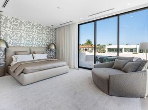 207 W Coconut Palm Road, Boca Raton FL 33432