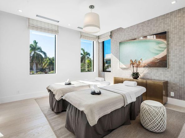 207 W Coconut Palm Road, Boca Raton FL 33432